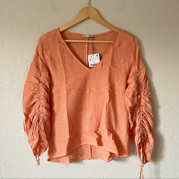 NWT Zara Crinkle V-neck top with cinch sleeves M - Picture 9 of 9